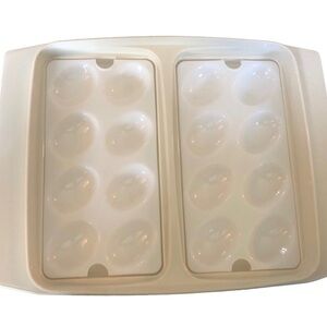 VTG Tupperware Deviled Egg ContainerW/Lid Holds 16 Eggs Tan White Sectioned